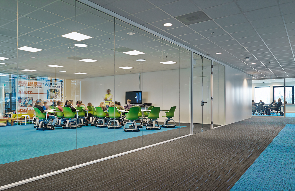 Philips CoreLine LED Panel 595x595mm 28.5W 4000K 3600 lumens UGR22 IP20 White