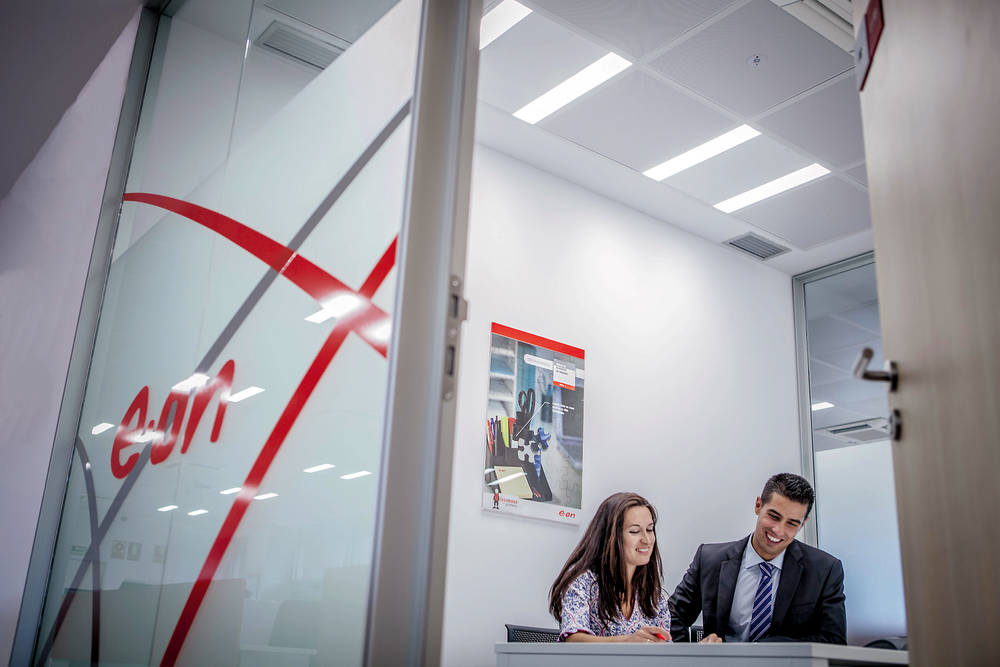 Pannello LED incassato Philips CoreLine 600x600mm 25W-34W dimmerabile DALI 4000K 3100-4300 lumen Bianco IP20/IP44