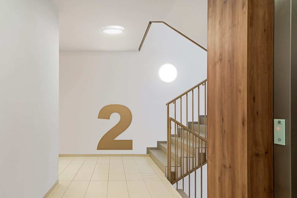Philips CoreLine Applique LED da parete, 12W/20W, 2700K/3000K/4000K, 1200-2000 lumen, IP65 IK10 Bianco