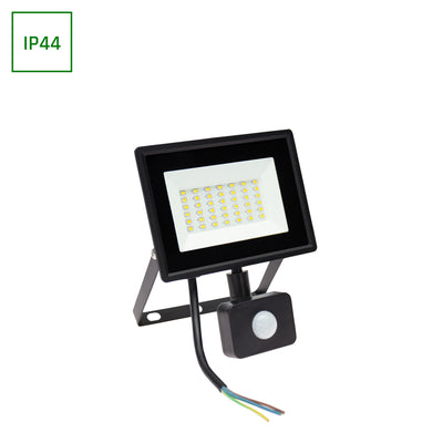 Spectrum NOCTIS LUX 3 LED floodlight 30W 6000K 230V IP44 Black with PIR sensor for outdoor lighting